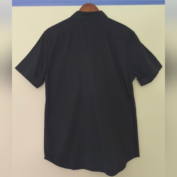 Levi's Men's Casual Black Button Down Shirt - Picture 2 of 6